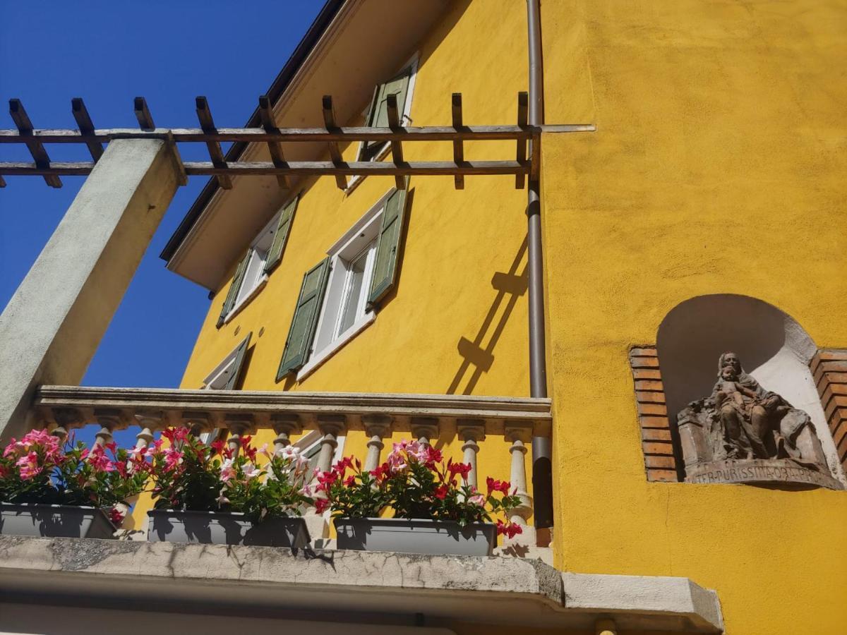 Studio Apartments Baia Azzurra 7 Torbole Sul Garda Exteriör bild