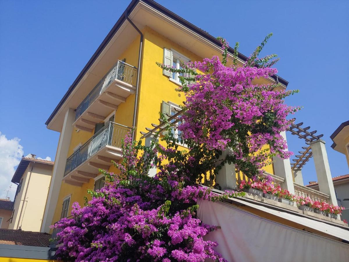 Studio Apartments Baia Azzurra 7 Torbole Sul Garda Exteriör bild