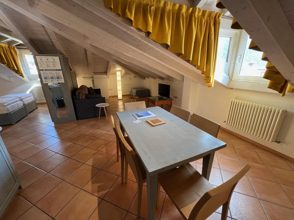 Studio Apartments Baia Azzurra 7 Torbole Sul Garda Exteriör bild