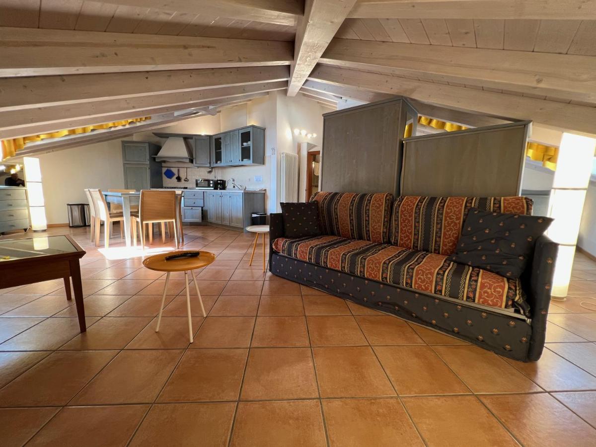 Studio Apartments Baia Azzurra 7 Torbole Sul Garda Exteriör bild