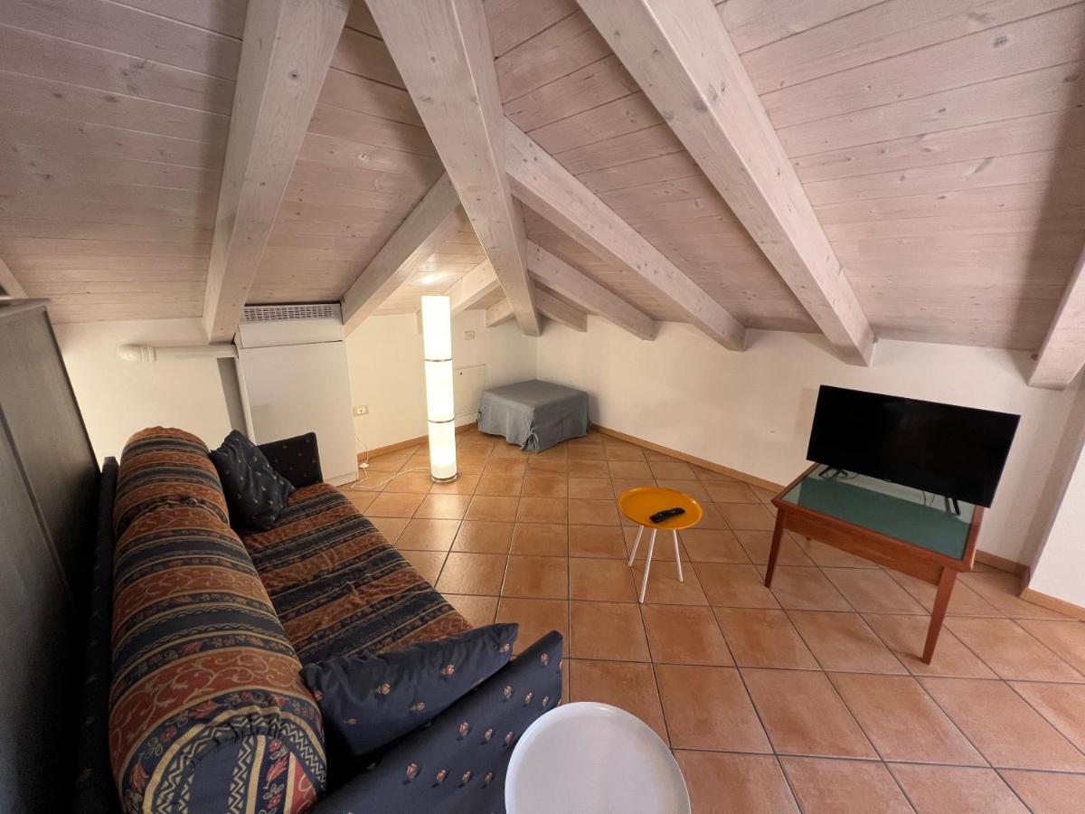 Studio Apartments Baia Azzurra 7 Torbole Sul Garda Exteriör bild