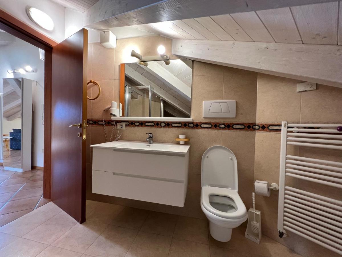Studio Apartments Baia Azzurra 7 Torbole Sul Garda Exteriör bild