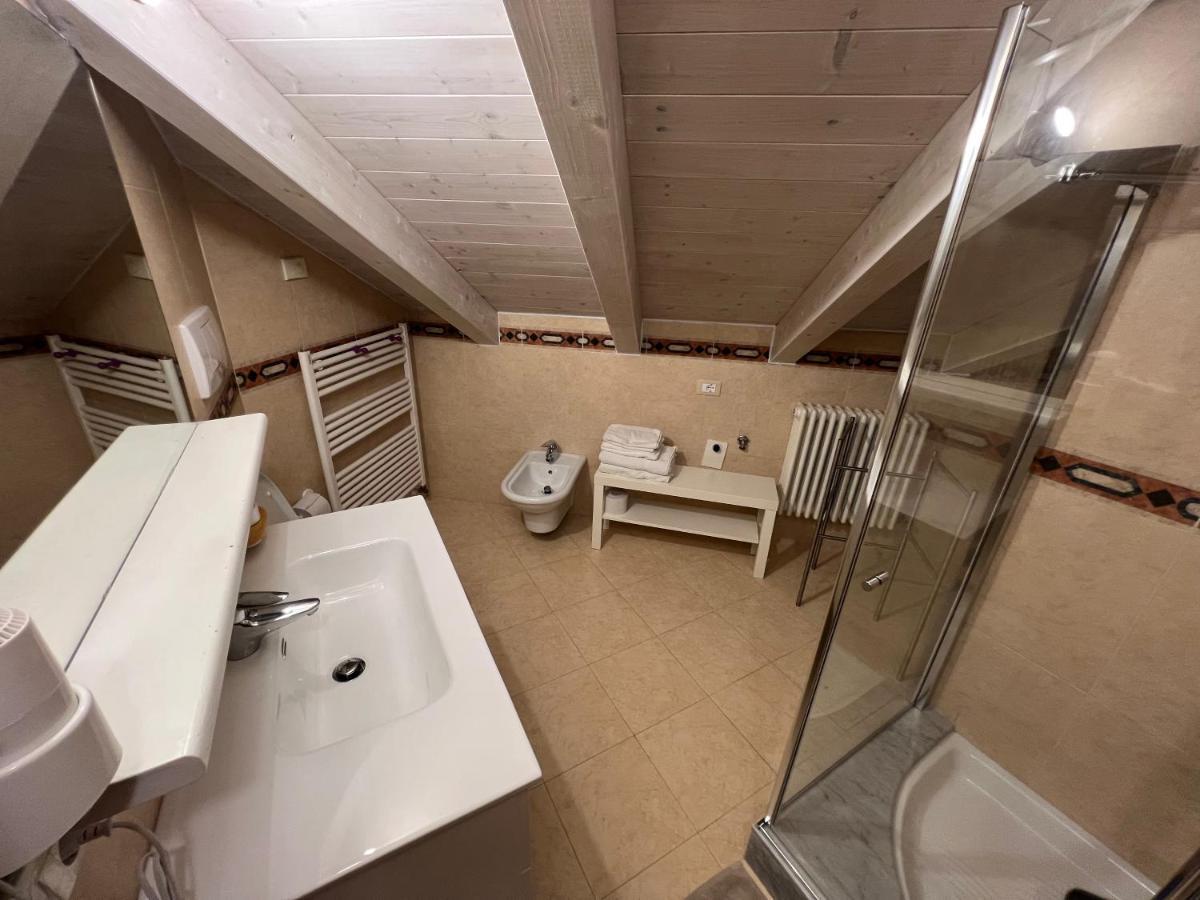 Studio Apartments Baia Azzurra 7 Torbole Sul Garda Exteriör bild