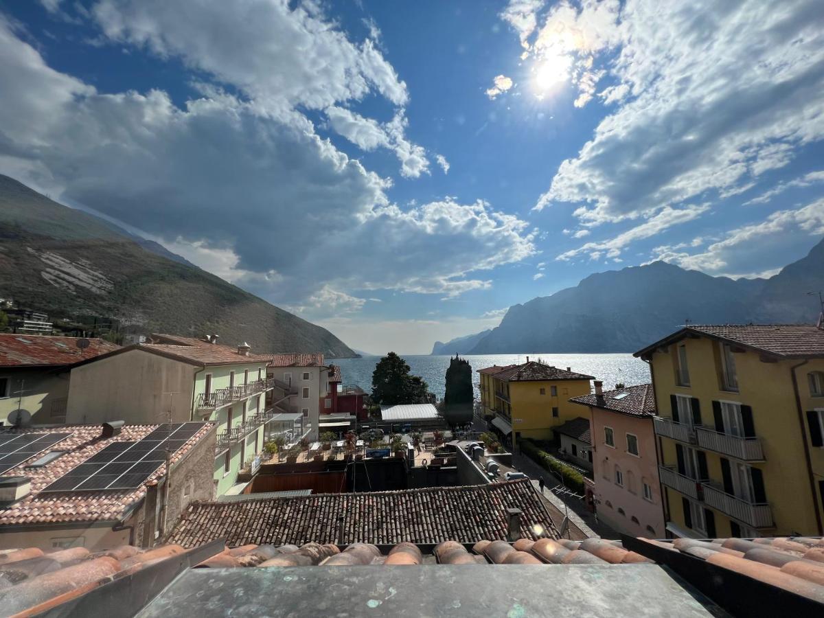 Studio Apartments Baia Azzurra 7 Torbole Sul Garda Exteriör bild