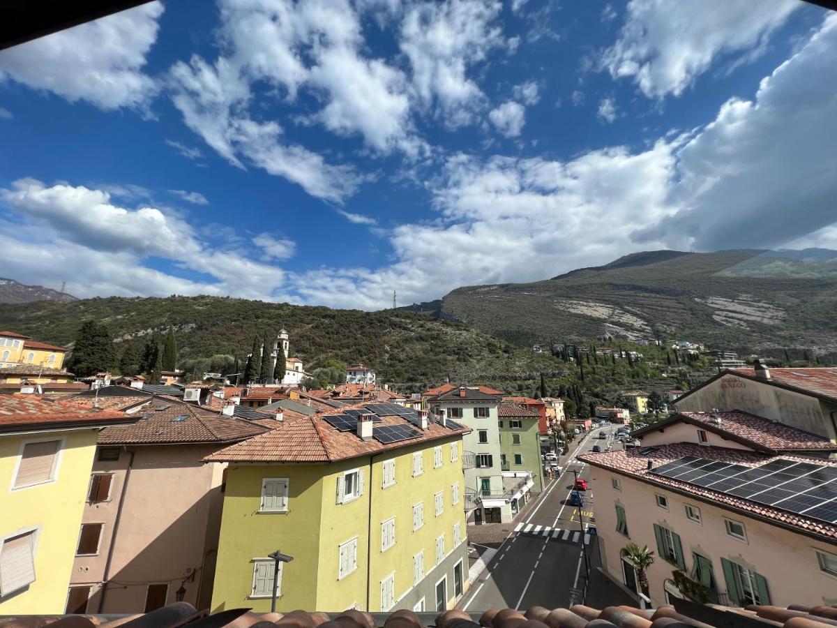 Studio Apartments Baia Azzurra 7 Torbole Sul Garda Exteriör bild
